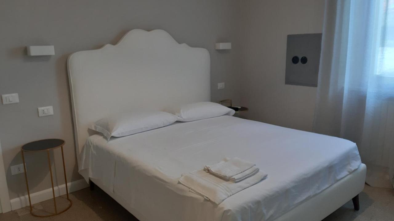B&B Suite 44 Пезаро Экстерьер фото